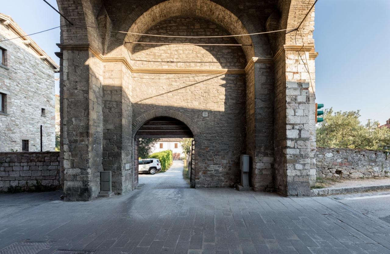 Borgo Santa Lucia Apartment With Private Parking & Garden Gubbio Exteriör bild