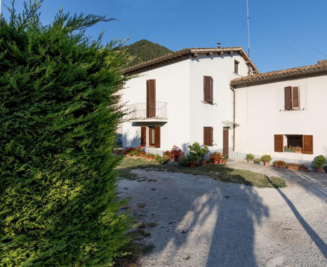 Borgo Santa Lucia Apartment With Private Parking & Garden Gubbio Exteriör bild
